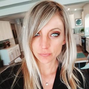 Meet your Posher, April